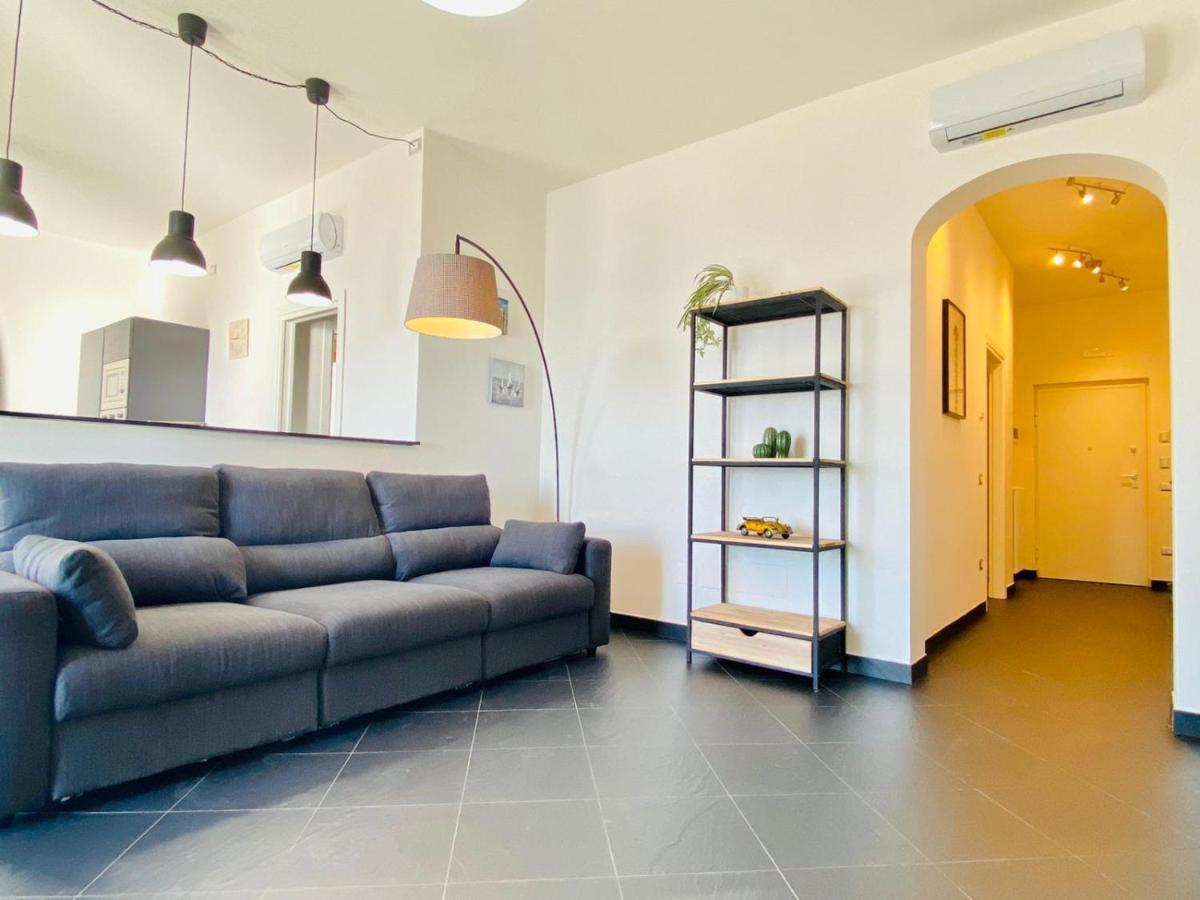 Sea View Apartment 5 Mt From The Beach ซาแลร์โน ภายนอก รูปภาพ